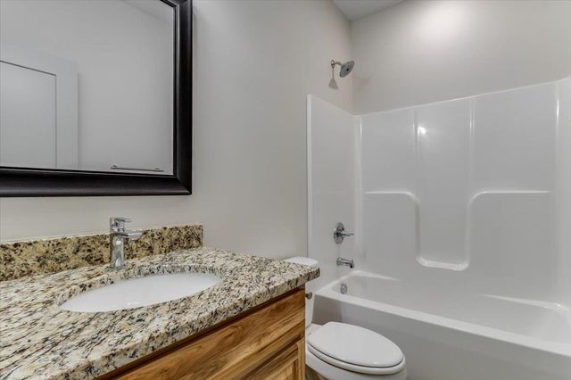 1118 Sontag Ct, Derby, KS 67037