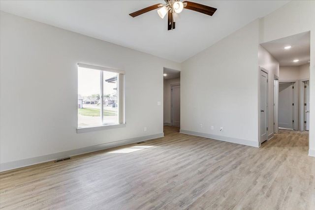 1118 Sontag Ct, Derby, KS 67037