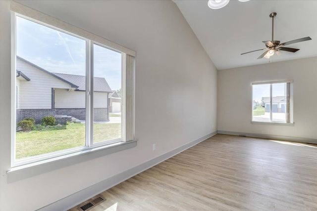1118 Sontag Ct, Derby, KS 67037