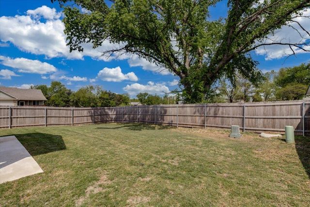1118 Sontag Ct, Derby, KS 67037