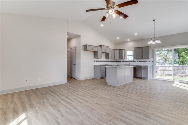 1118 Sontag Ct, Derby, KS 67037