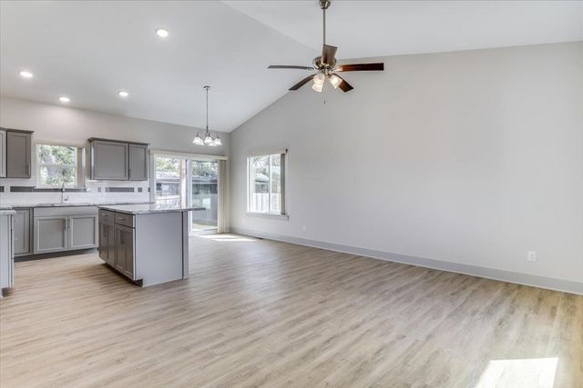 1118 Sontag Ct, Derby, KS 67037