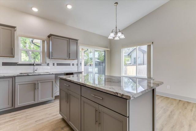 1118 Sontag Ct, Derby, KS 67037