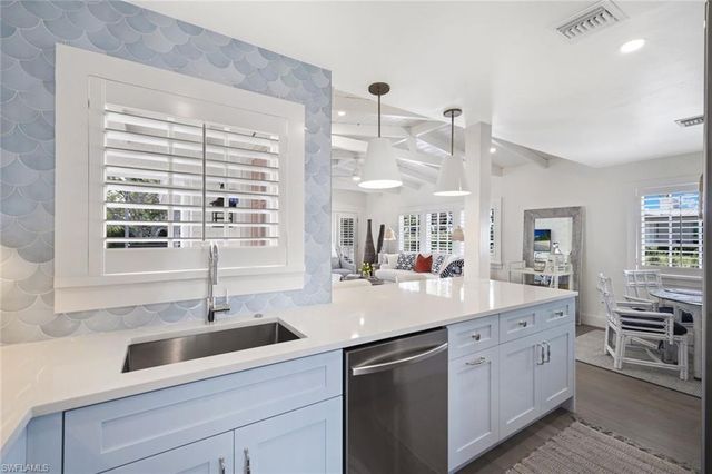47 8th AVE S, Naples, FL 34102