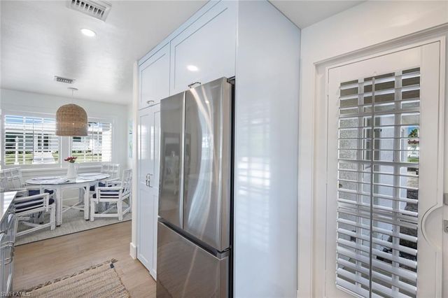 47 8th AVE S, Naples, FL 34102