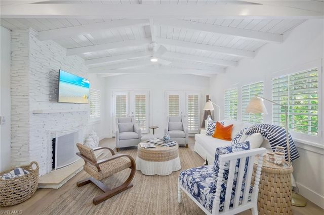 47 8th AVE S, Naples, FL 34102
