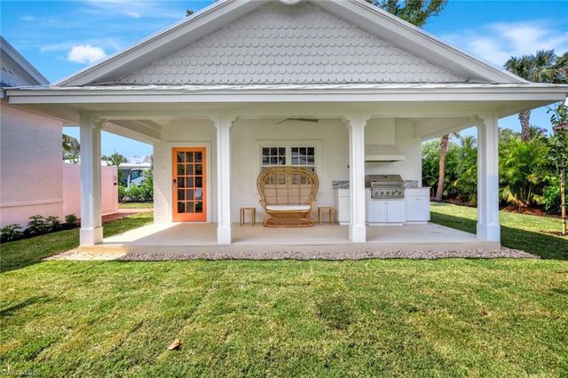 47 8th AVE S, Naples, FL 34102