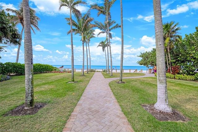 47 8th AVE S, Naples, FL 34102
