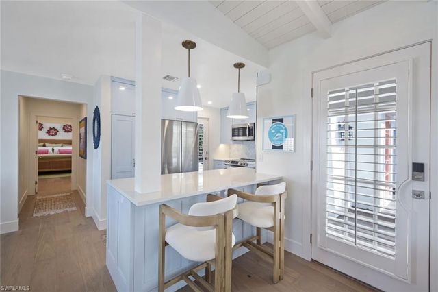 47 8th AVE S, Naples, FL 34102