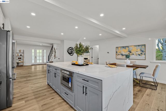 50 E Leeds Ct, Danville, CA 94526