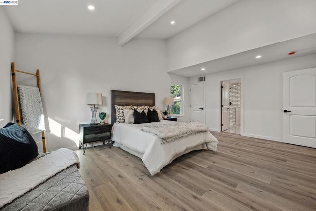 50 E Leeds Ct, Danville, CA 94526