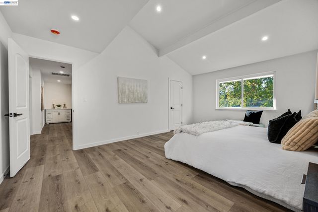 50 E Leeds Ct, Danville, CA 94526