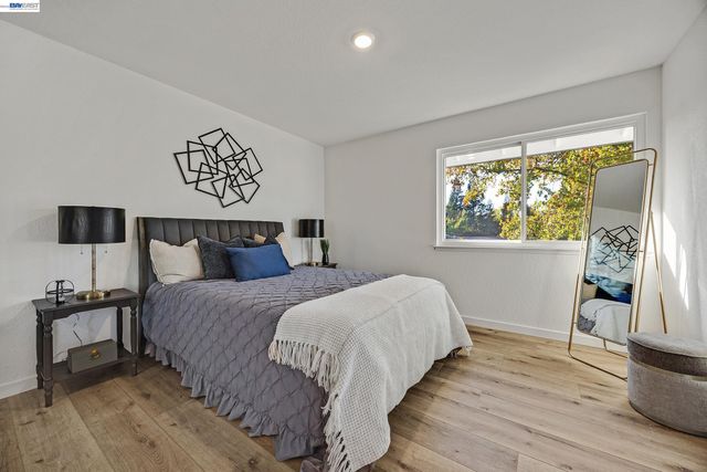 50 E Leeds Ct, Danville, CA 94526