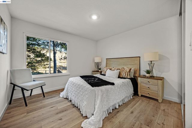 50 E Leeds Ct, Danville, CA 94526