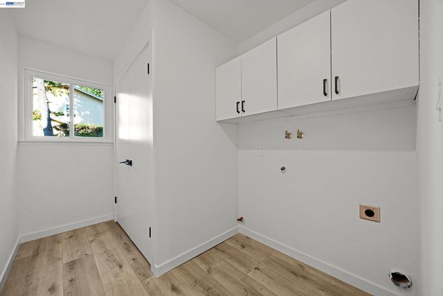 50 E Leeds Ct, Danville, CA 94526