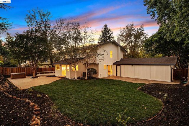 50 E Leeds Ct, Danville, CA 94526