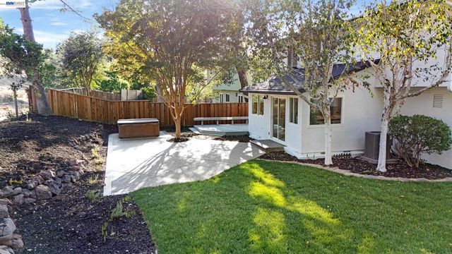 50 E Leeds Ct, Danville, CA 94526