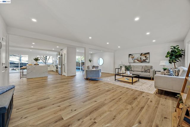 50 E Leeds Ct, Danville, CA 94526