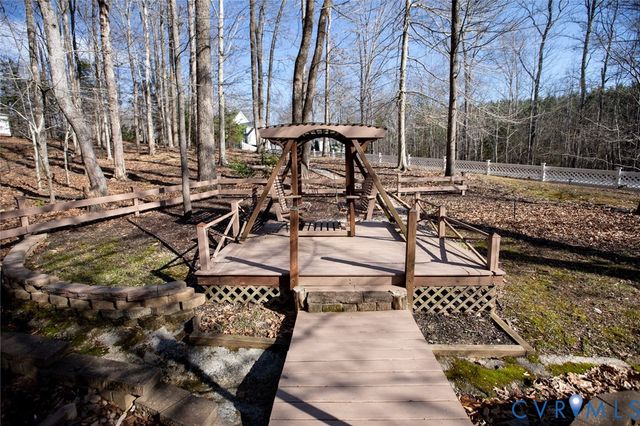 110 Jesses Way, Farmville, VA 23901