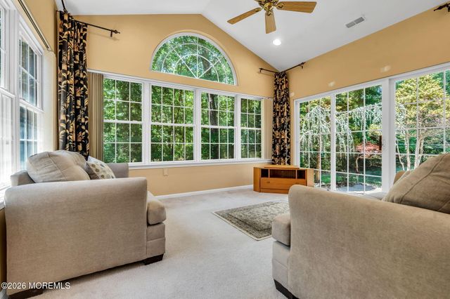 32 Shadow Creek Court, Jackson, NJ 08527