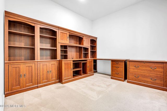 32 Shadow Creek Court, Jackson, NJ 08527
