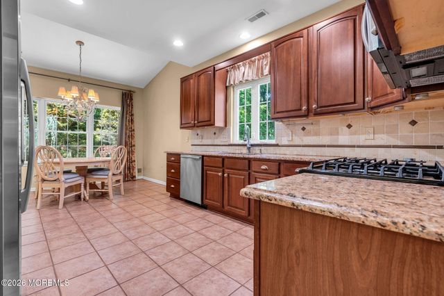 32 Shadow Creek Court, Jackson, NJ 08527