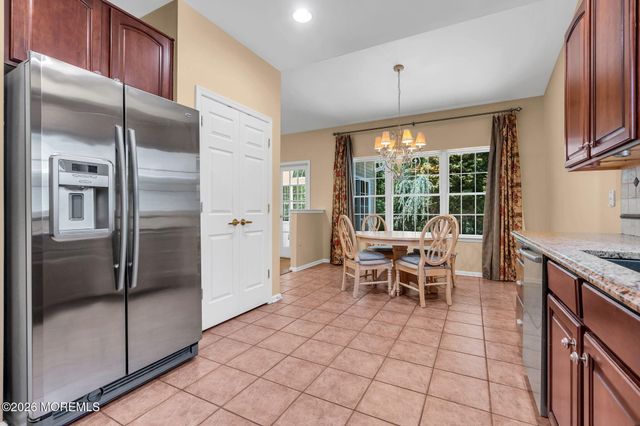 32 Shadow Creek Court, Jackson, NJ 08527