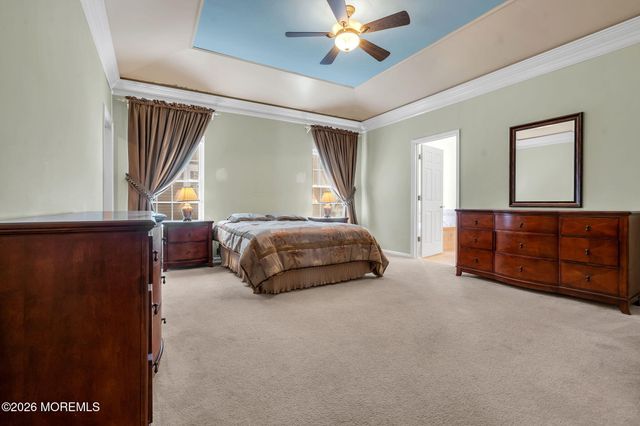 32 Shadow Creek Court, Jackson, NJ 08527