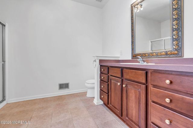 32 Shadow Creek Court, Jackson, NJ 08527