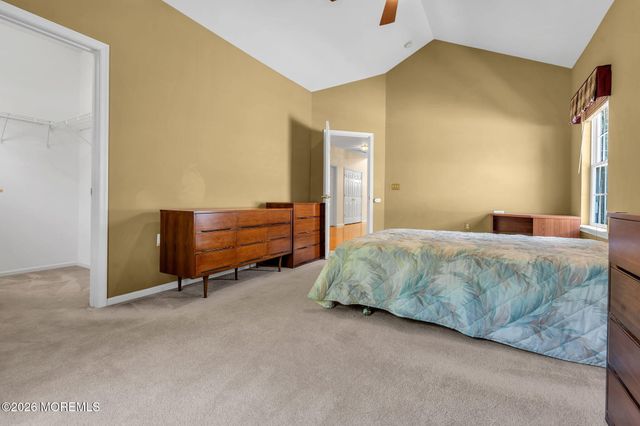 32 Shadow Creek Court, Jackson, NJ 08527
