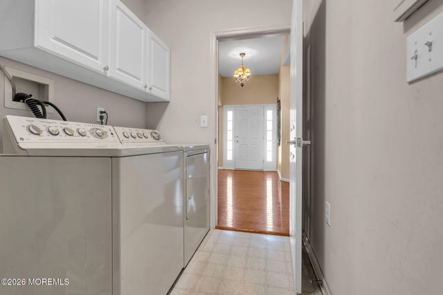 32 Shadow Creek Court, Jackson, NJ 08527