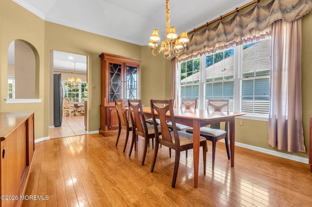 32 Shadow Creek Court, Jackson, NJ 08527