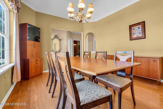 32 Shadow Creek Court, Jackson, NJ 08527