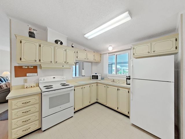 1802 SHERWOOD HILL DR, Lakeland, FL 33810