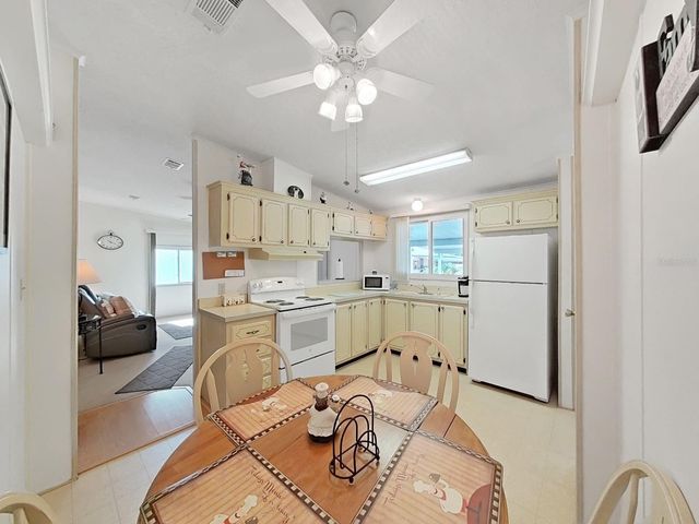 1802 SHERWOOD HILL DR, Lakeland, FL 33810