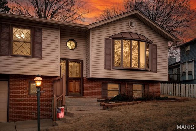 2262 Graystone Drive, St Charles, MO 63303