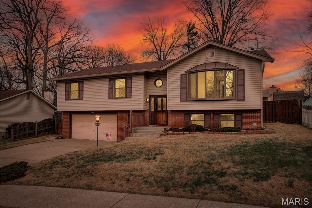 2262 Graystone Drive, St Charles, MO 63303