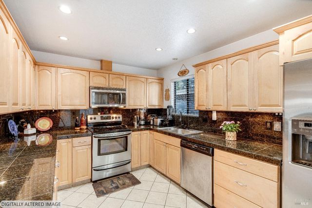 433 Freeway Dr, Napa, CA 94558