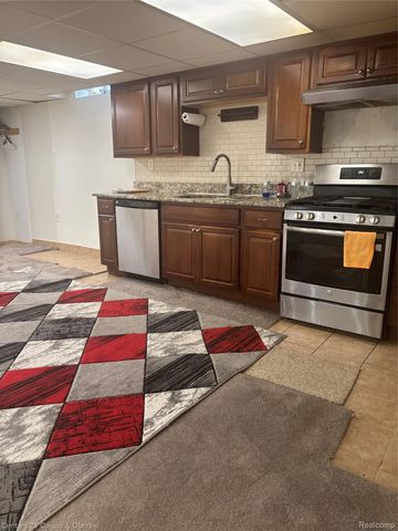 6004 Fenton Street, Dearborn Heights, MI 48127