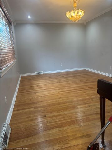 6004 Fenton Street, Dearborn Heights, MI 48127