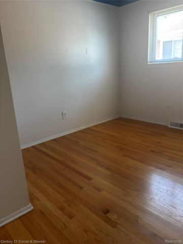 6004 Fenton Street, Dearborn Heights, MI 48127