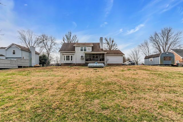 1208 Newmans Trl, Hendersonville, TN 37075