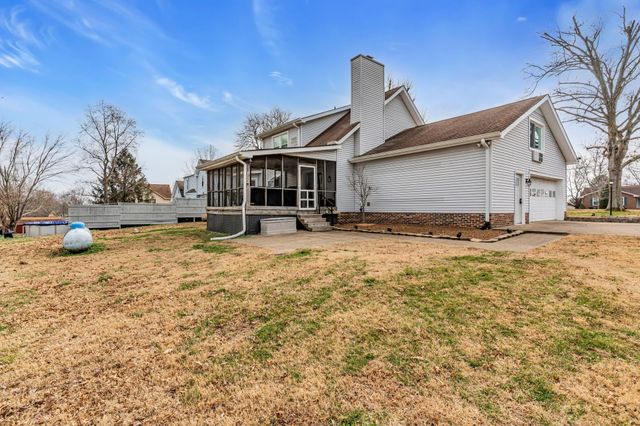 1208 Newmans Trl, Hendersonville, TN 37075