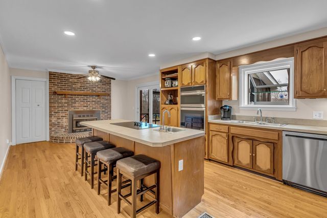 1208 Newmans Trl, Hendersonville, TN 37075