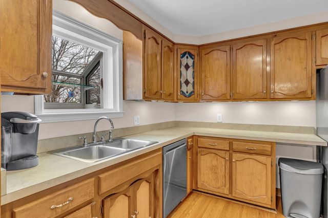 1208 Newmans Trl, Hendersonville, TN 37075