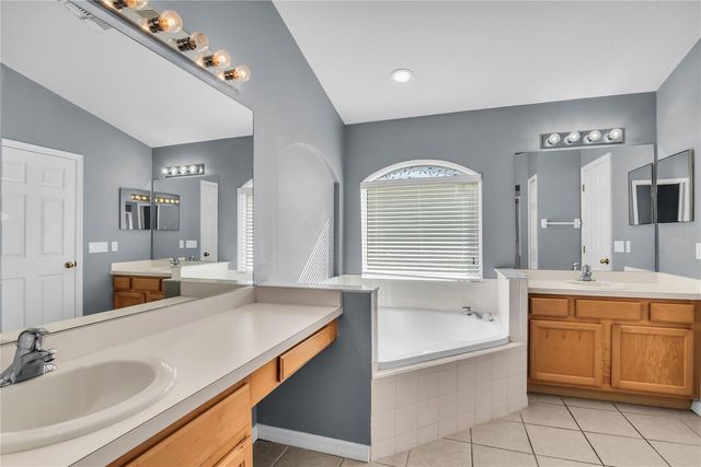 8411 PORT LANCASHIRE DRIVE, Orlando, FL 32829