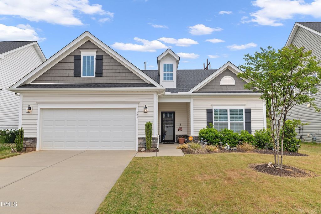 793 Lakemont Drive, Clayton, NC 27520