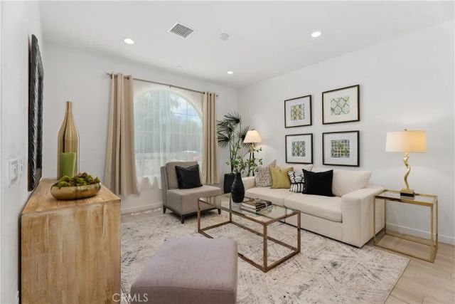 85 Savannah, Lake Forest, CA 92630