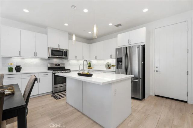 85 Savannah, Lake Forest, CA 92630