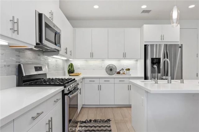 85 Savannah, Lake Forest, CA 92630